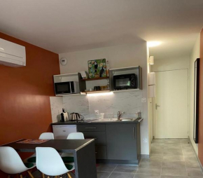 Studio tout confort CLIMATISÉ WIFI